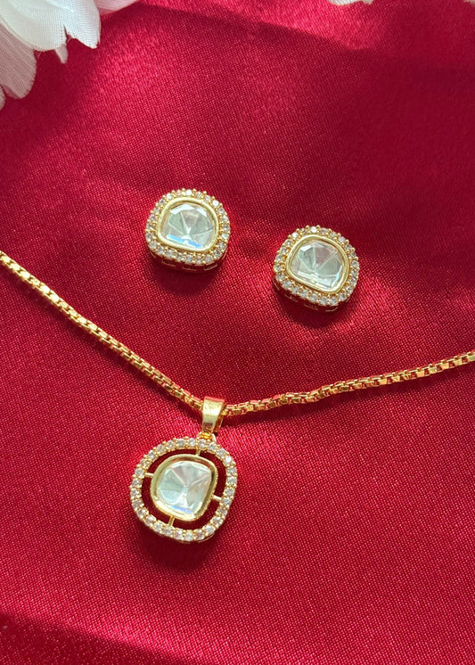 Aaranya Pendant Set