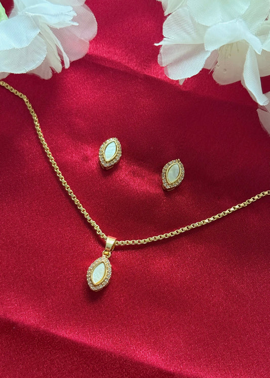 Lunar Dew Pendant Set