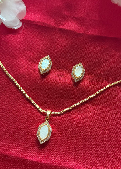 Belliza Pendent Set