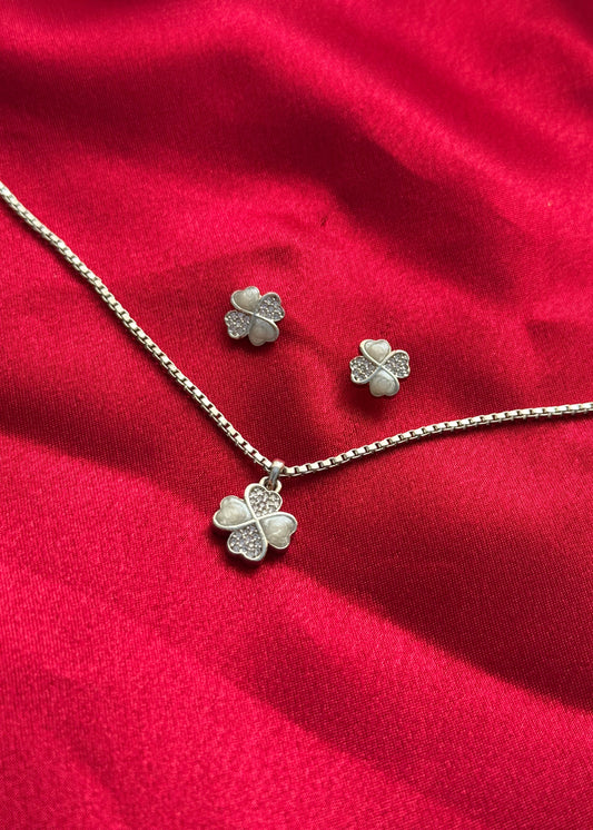 Ivory Leaf Pendant Set