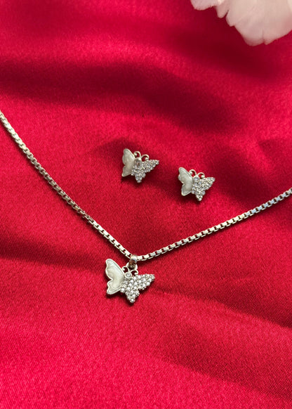 Elira Pendant Set