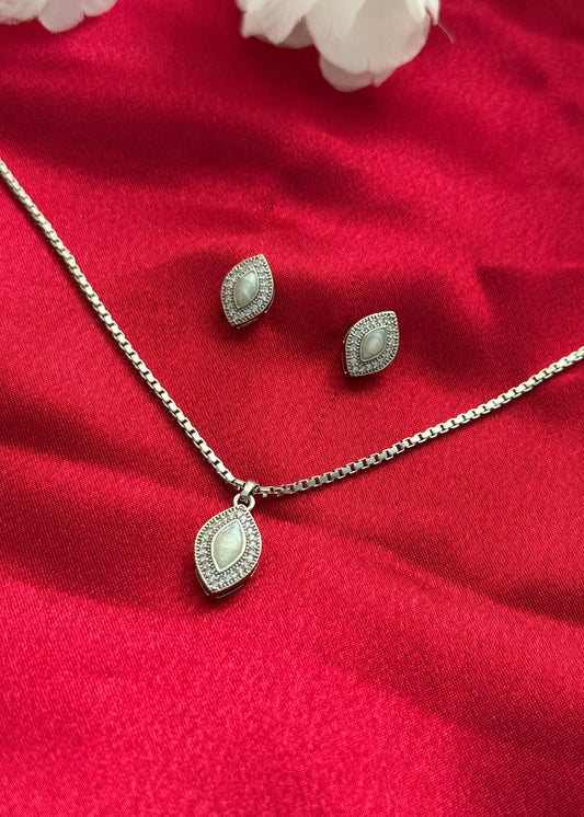Luna Dewdrop Pendant Set