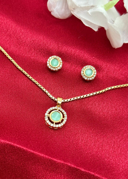 Nivara Pendant Set