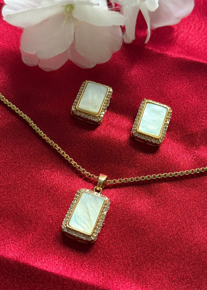 Opaline Pendent Set