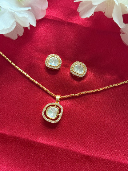 Aaranya Pendant Set