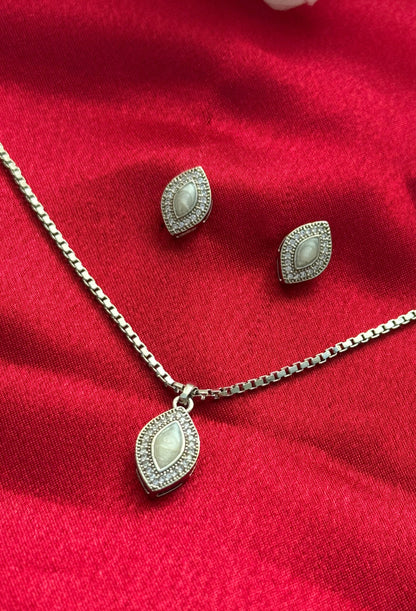 Luna Dewdrop Pendant Set
