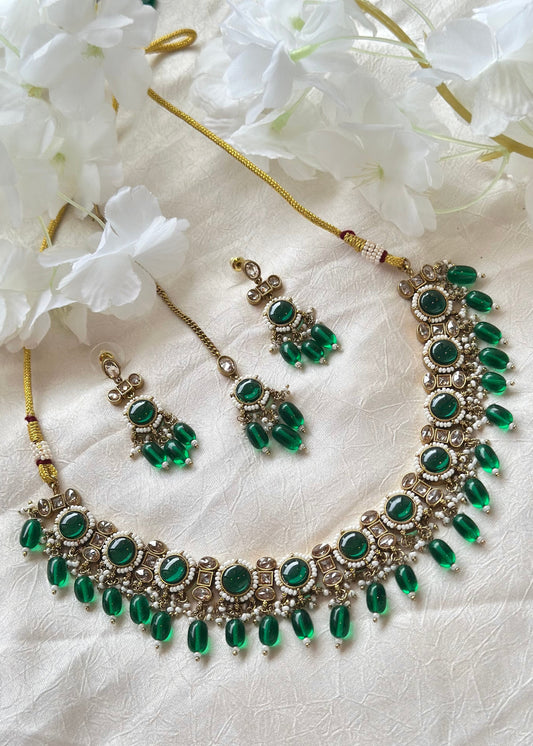 Tvarika Necklace Set
