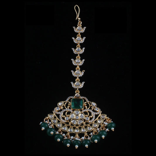 Doublet Styled Kundan Mang Tikka